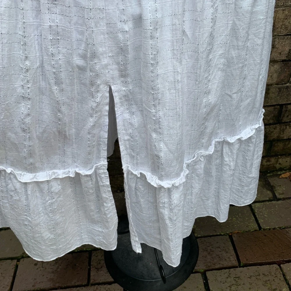 Elegant White Midi Dress - Picture 4 of 6
